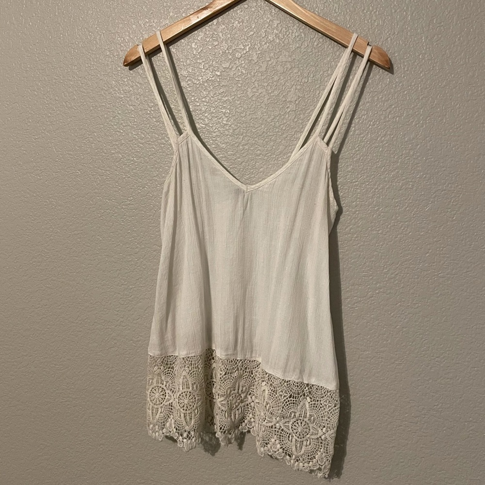 🖤 3/$15 SALE - American Eagle Crochet Detail Cami